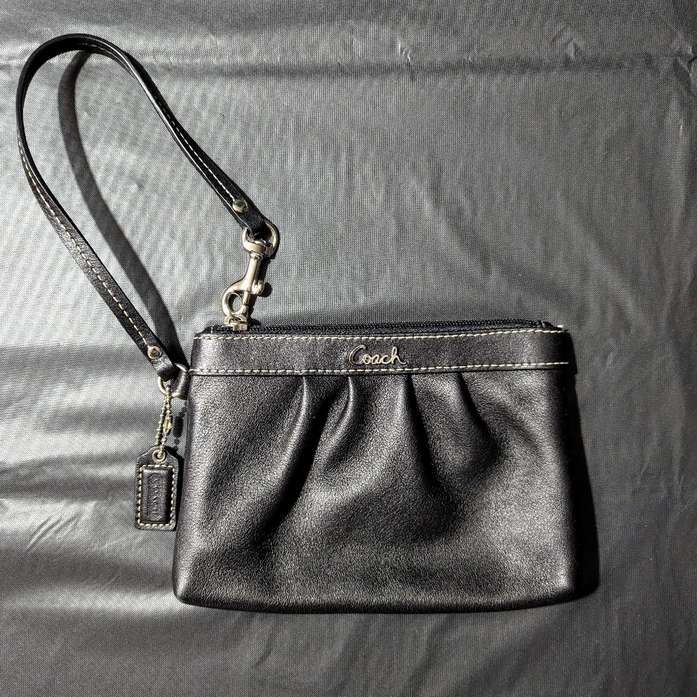 Coach Pleated Leather Black Wristlet Early 2000s Y2K